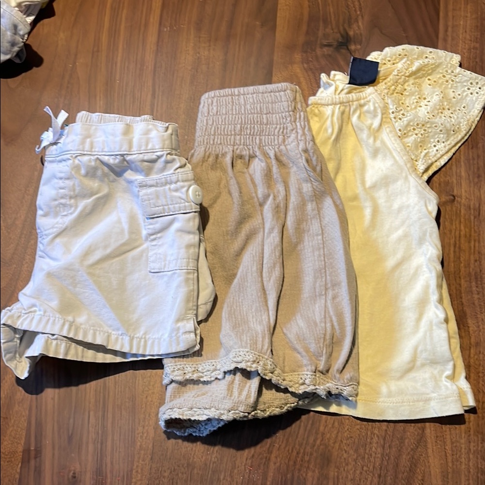 Lot of 3 size 2T